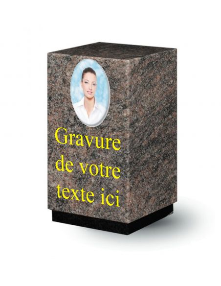 urne en granit avec gravure